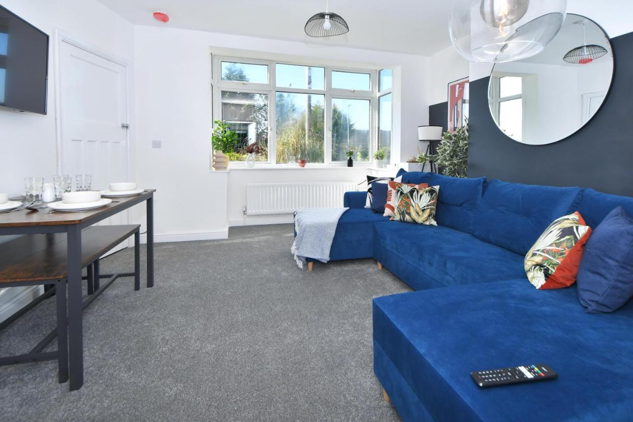 Lily House By Yourstays - Cosy 3 Bedroom House In Crewe Exterior foto